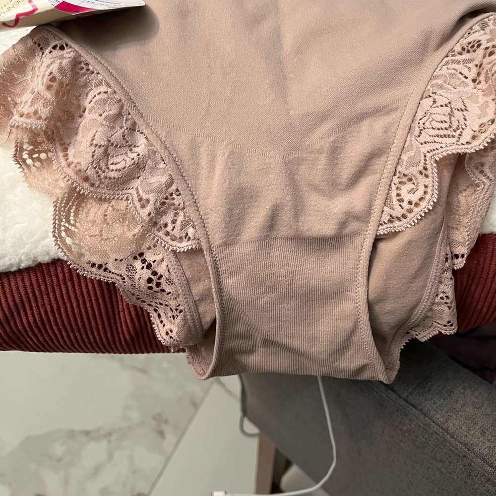 Maidenform Blush Lace Accent Panties